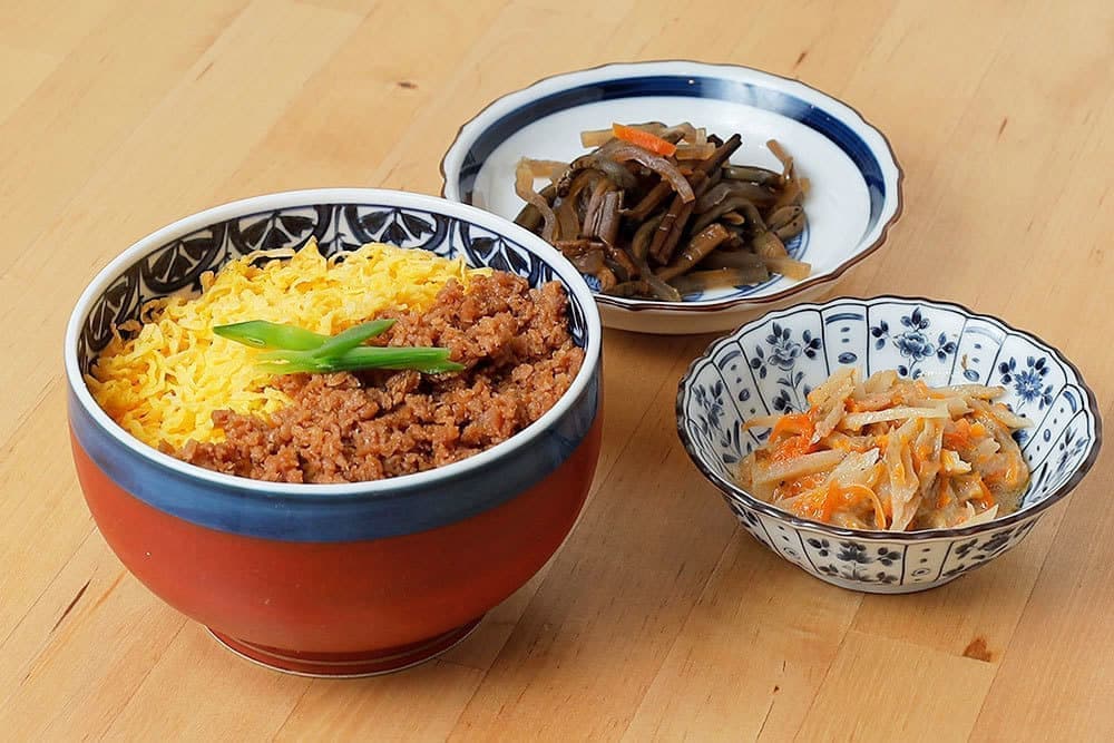 鶏そぼろ丼献立